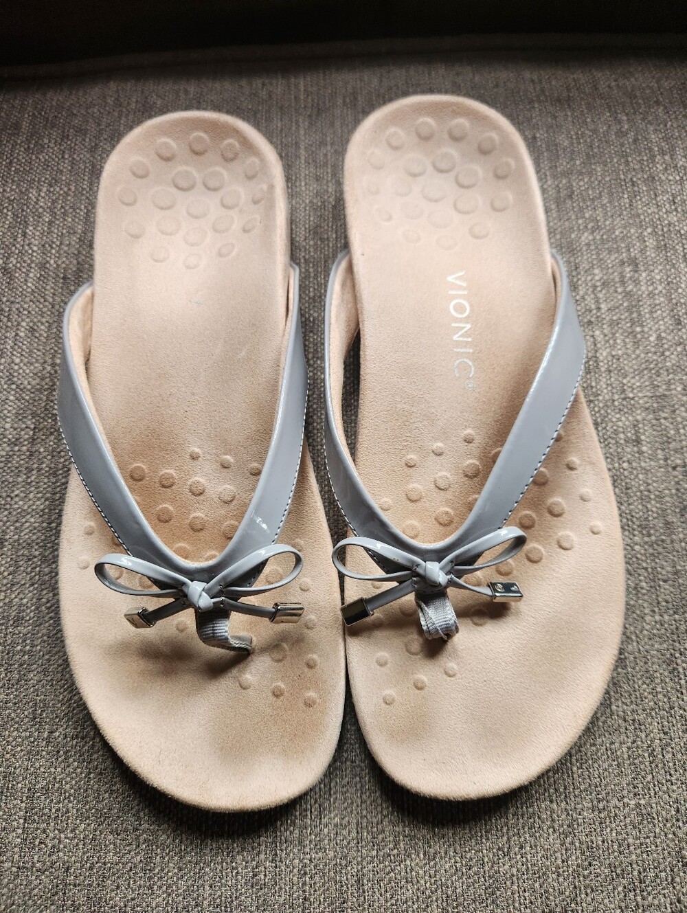 Vionic Women's Light Gray Bow Thong Sandals Worn Once Size 10